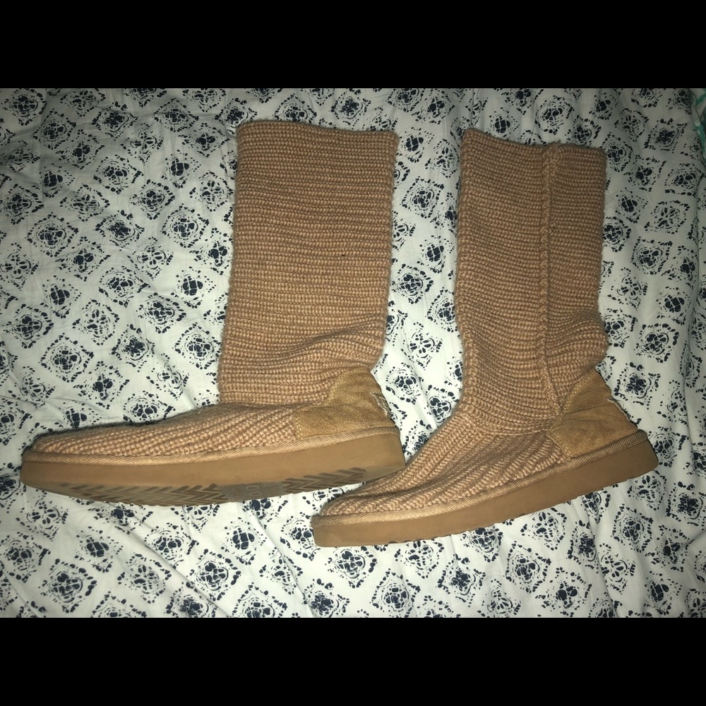Ugg knit boots size 10